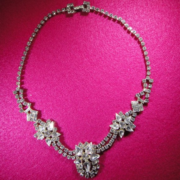 Rhinestone Vintage - Picture 5 of 15